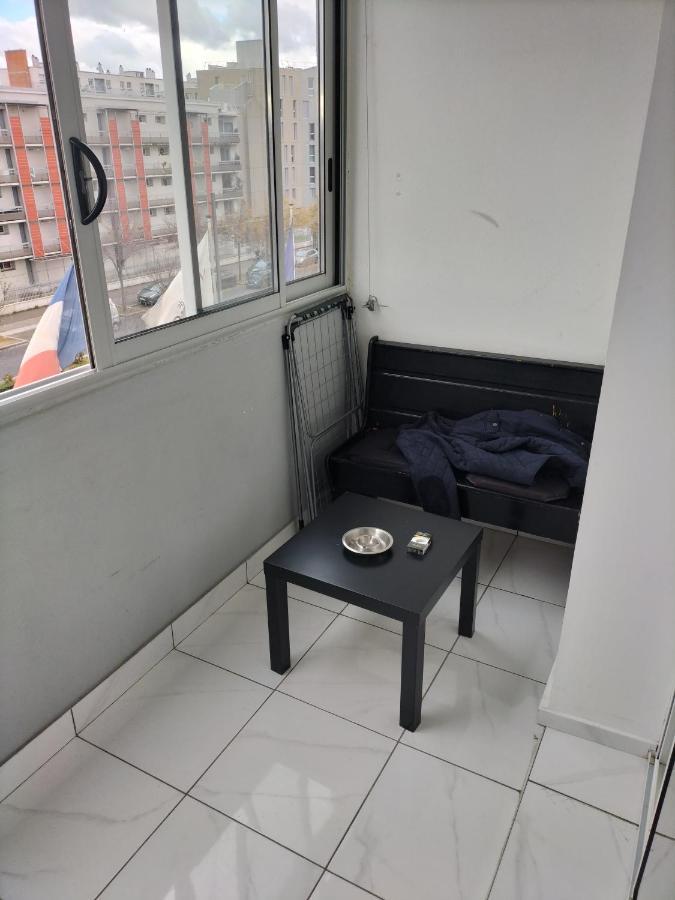 Jolie Appartement Proche Tramway Венисьё Экстерьер фото