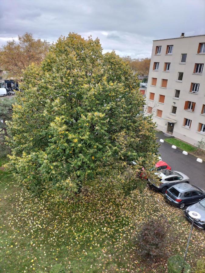 Jolie Appartement Proche Tramway Венисьё Экстерьер фото